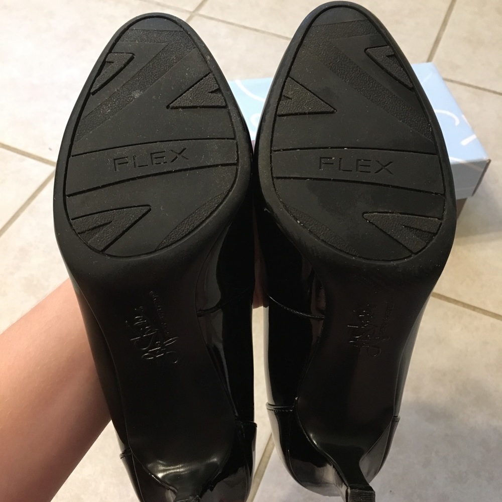 Black life stride heel